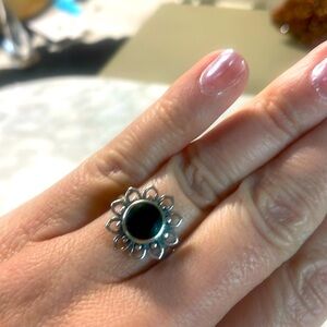 Green onyx flower ring 925 sterling silver size 6